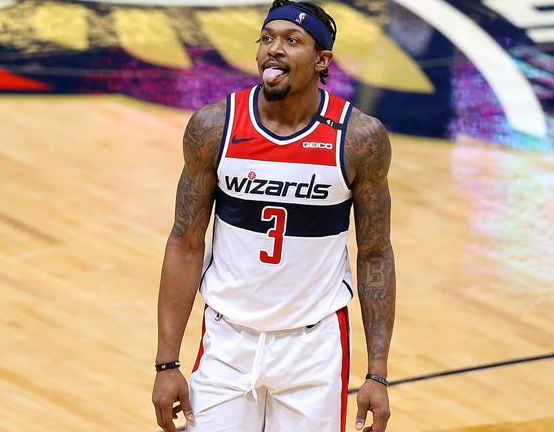 吸引了众人 吸引了众人