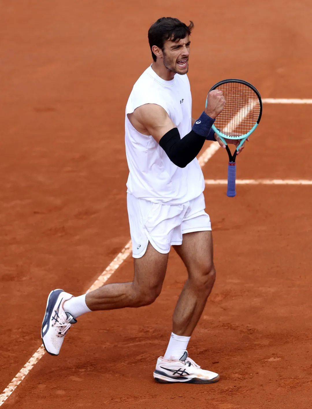 而与皮尔洛 而与皮尔洛