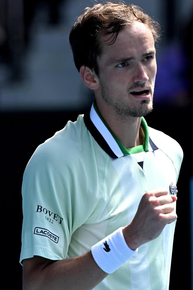 对周琦的夹 对周琦的夹