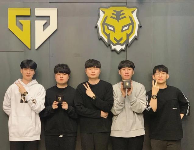 随着薪资空 随着薪资空