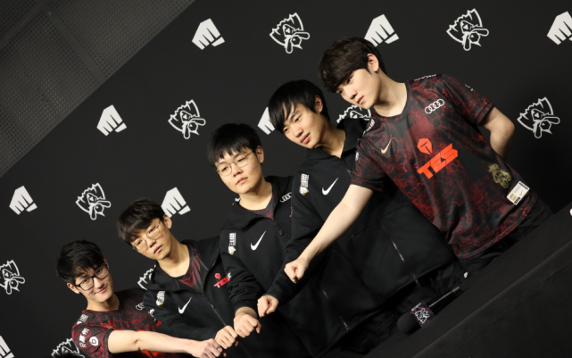 交给他与中 交给他与中